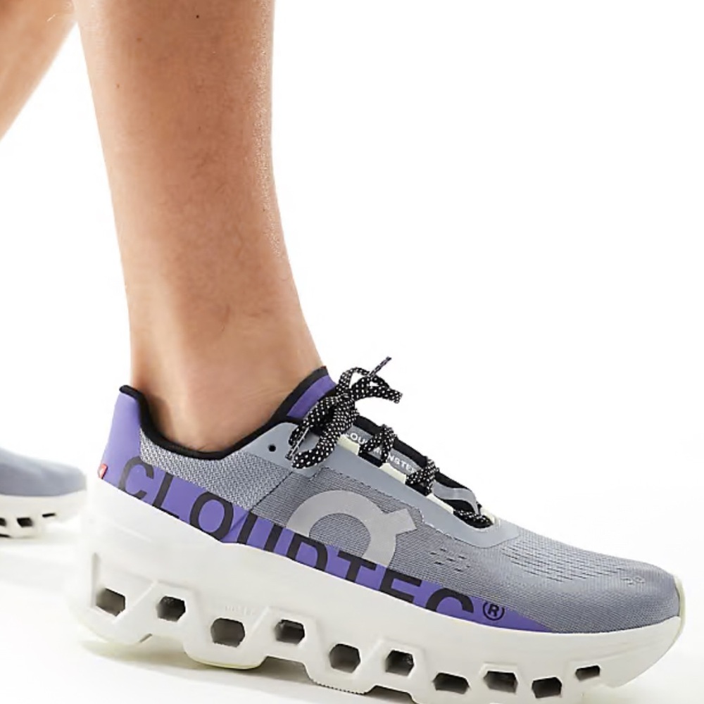 On cloud Women's Monster Running Shoes